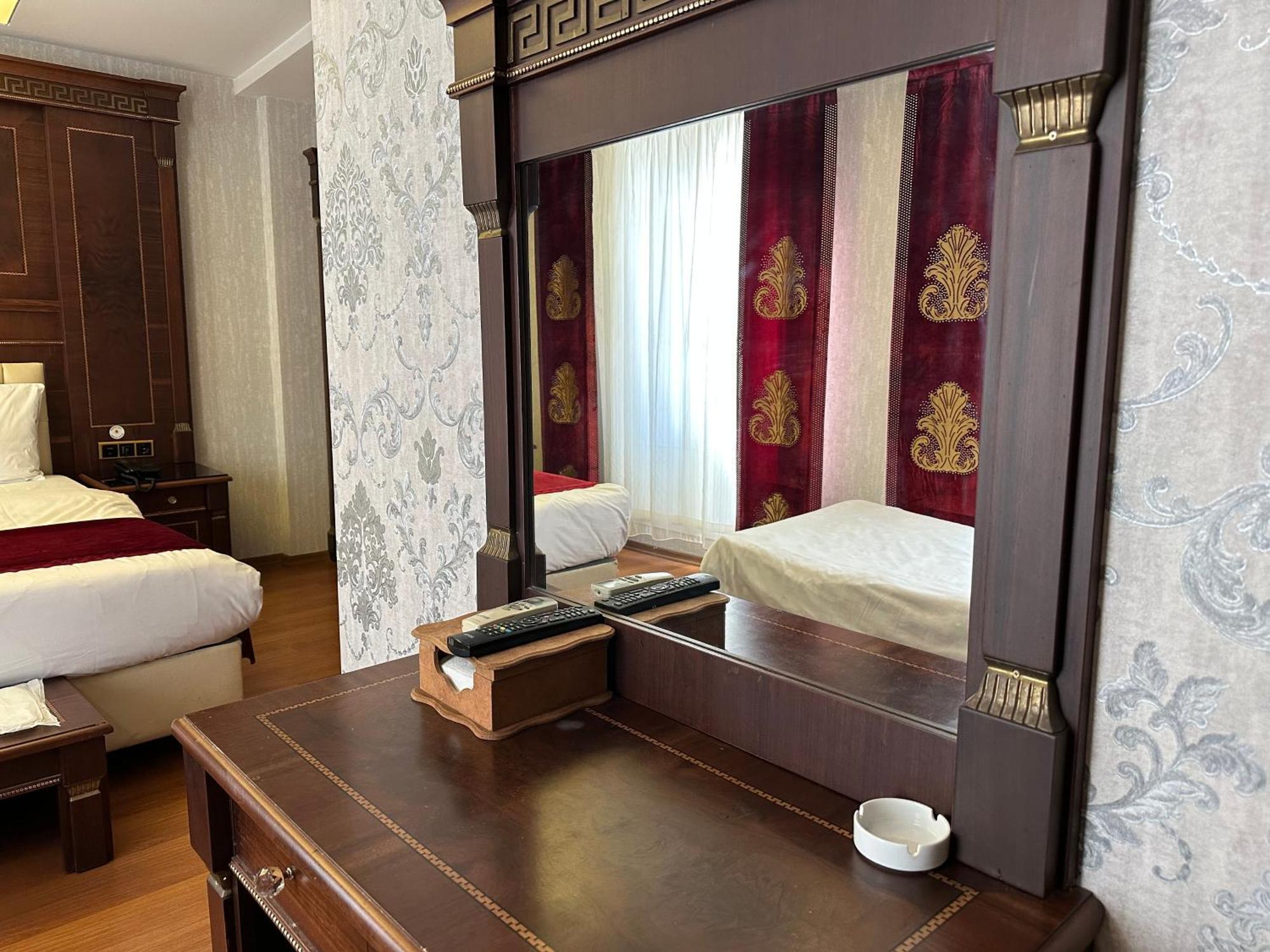 Napolyon Hotel Istanbul Bagian luar foto